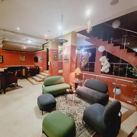 Deluxe Studio Grand Monastery Apartment *